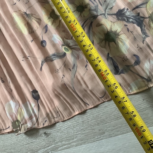 H&M Pink Floral Long Dress pleated crinkled size 6 - Picture 11 of 13